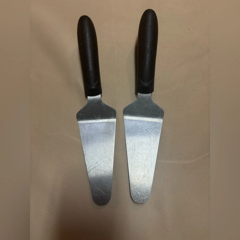 Set of‎ 2 - Winco Cake Pie Servers with Black Handles